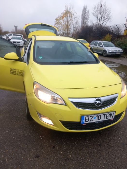 De vanzare opel astra j