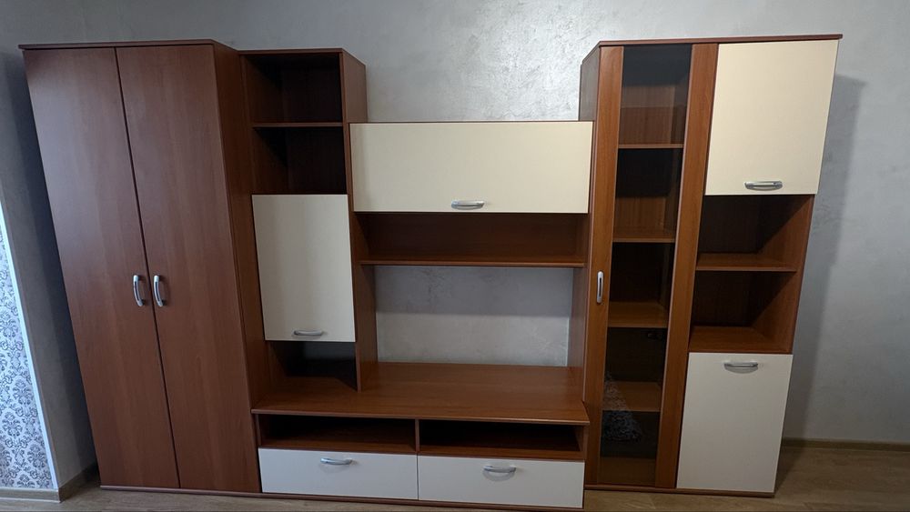Vând mobila living