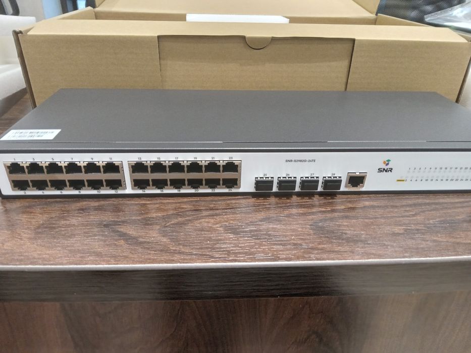 Управяемый коммутатор уровня 2 SNR-S2982G-24 TE