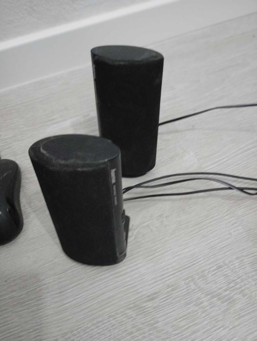 Vând calculator cu monitor, tastatura, mouse, boxe