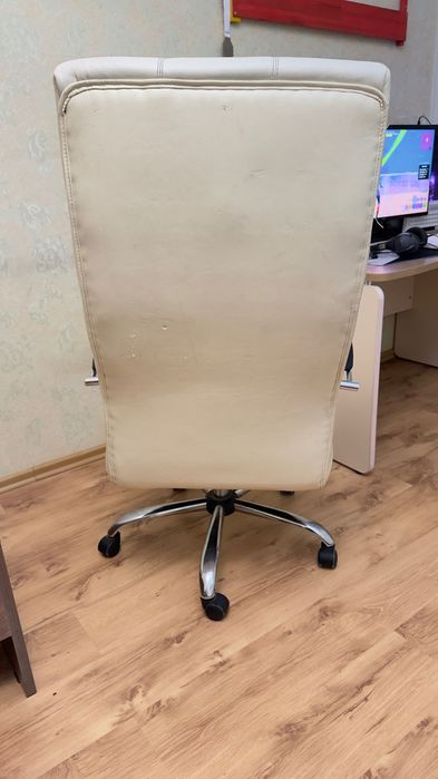 Кресло офисное продам