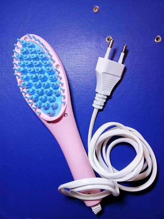 Продам. Щетка-выпрямитель для волос MIZUHI . Новая.