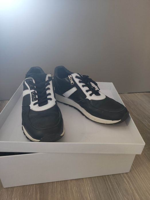 Кроссовки полуспортивные