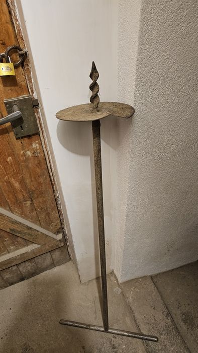 Продавам свредел за дупки в земята