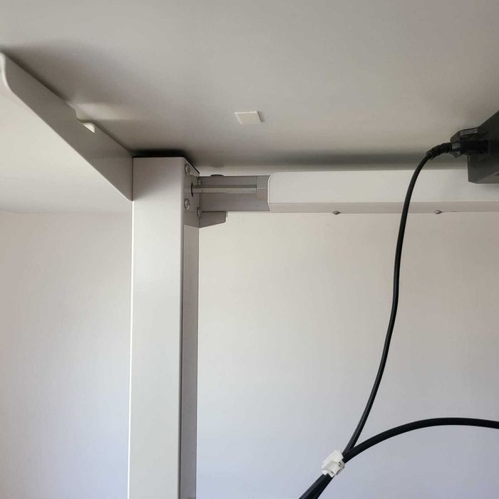 Masa de birou reglabila electric pe inaltime (noua)