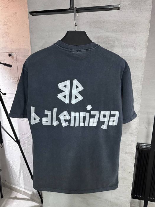 Тениска Balenciaga - 25% OFF