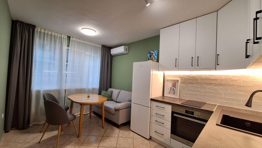 Дава се под наем Тристаен апартамент в Варна, Лятно кино Тракия - 75 кв.м за 700 € - Снимка #1