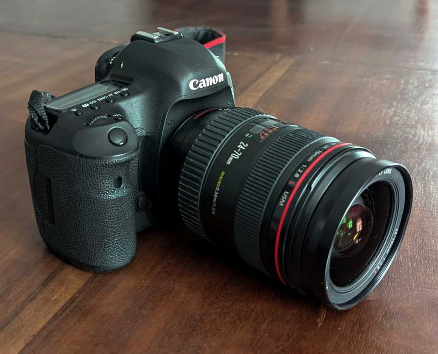 Canon 5D Mark III + 24-70 (2.8)