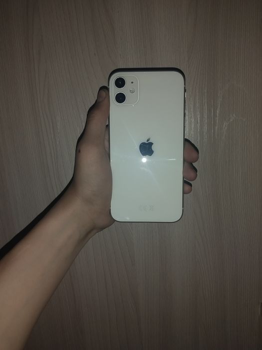 Продам или обменяю айфон 11