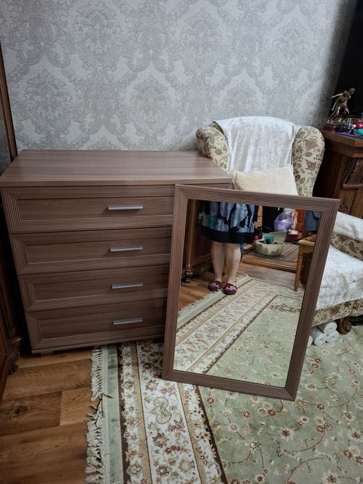 Комод  + зеркало
