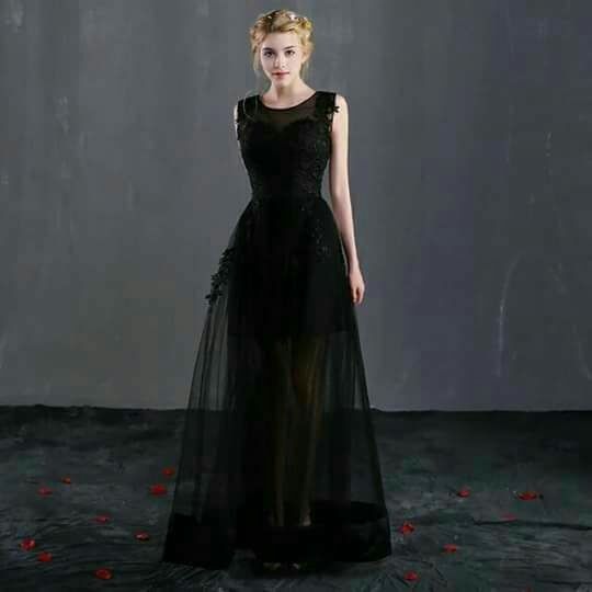 Продам новые платья