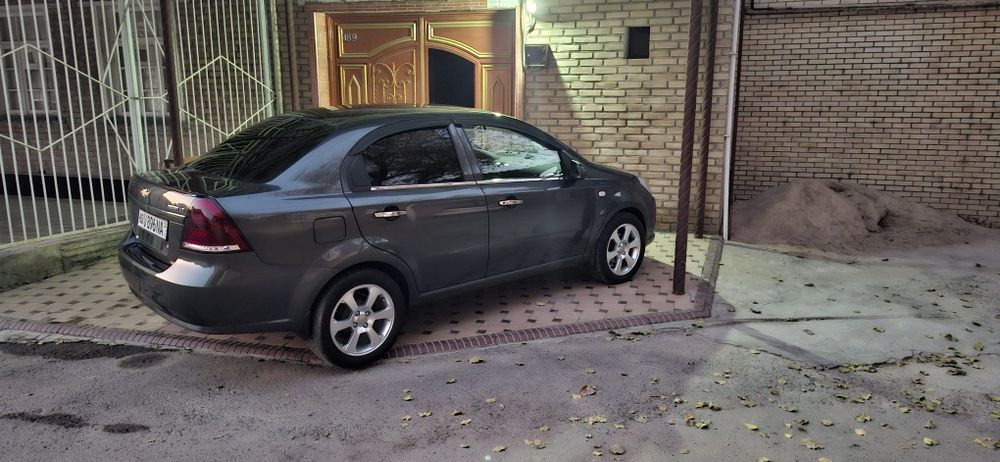 Продам машину  состояние отличное