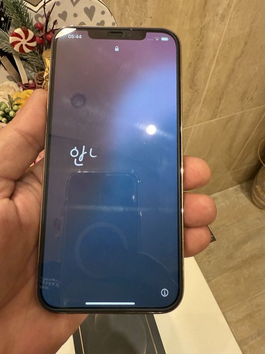 De vanzare telefon iPhone 12 pro max gold