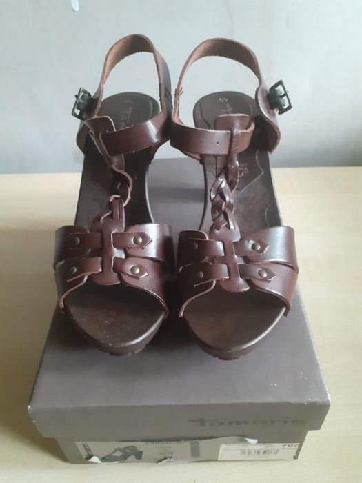 Босоножки новые Tamaris 39p