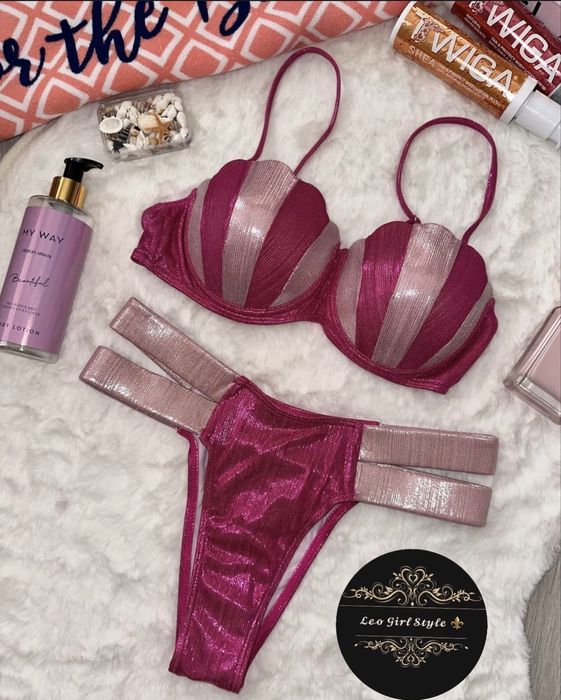 Дамски бански цели и две части