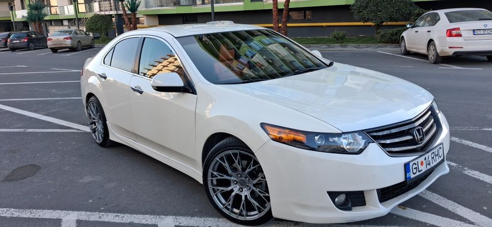 Vand Honda Accord interior piele rosie