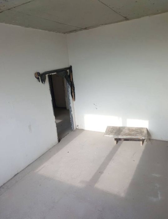 Ц17/18 массив Себзар 3-х комнатная квартира .