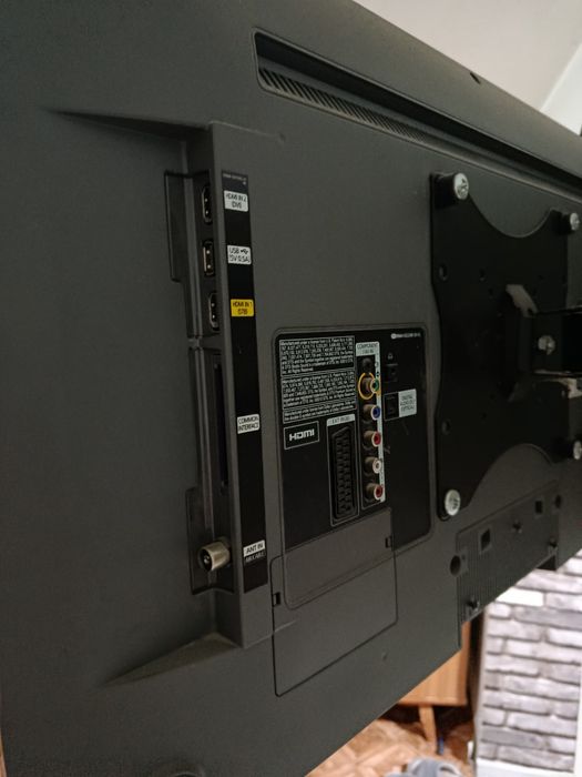 Продается телевизор 32 LED Малайзия оригинал