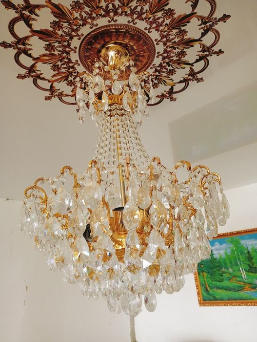 Продаётся люстра в хорошем состоянии