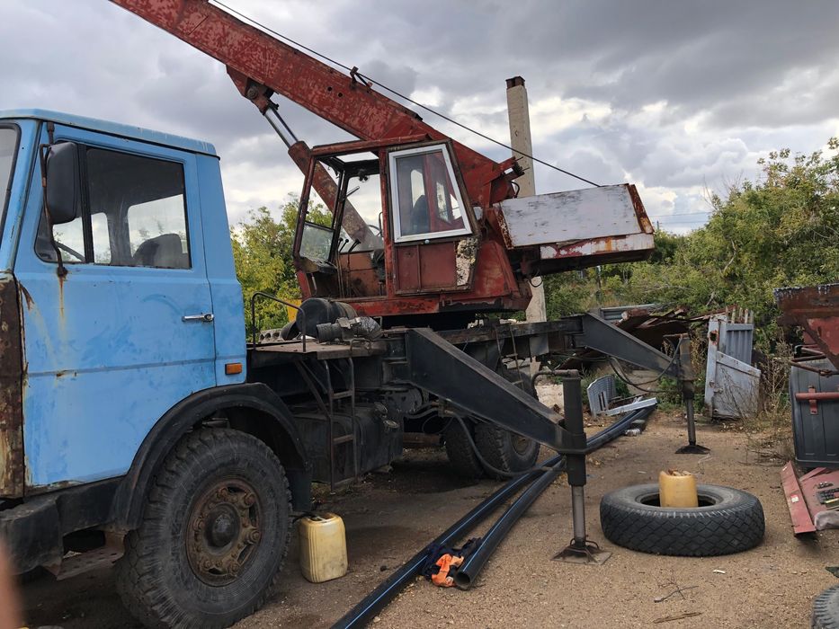 Продам автокран Маз