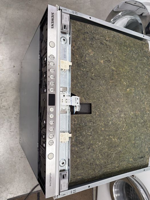 Съдомиялна машина SIEMENS с прожекция на времето