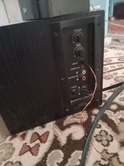 Продам аудиоусилитель 2.1(с сабвуфером))
