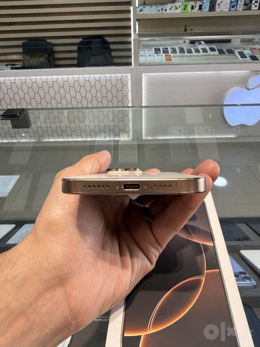 Iphone 16 Pro Max Desert titanium