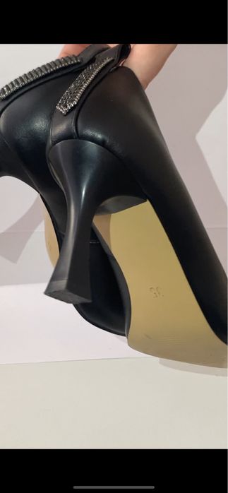 Туфли черный. Высота 7 см.