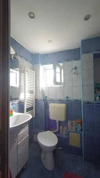 vand garsoniera,vis a vis de  mall vitan, proprietar