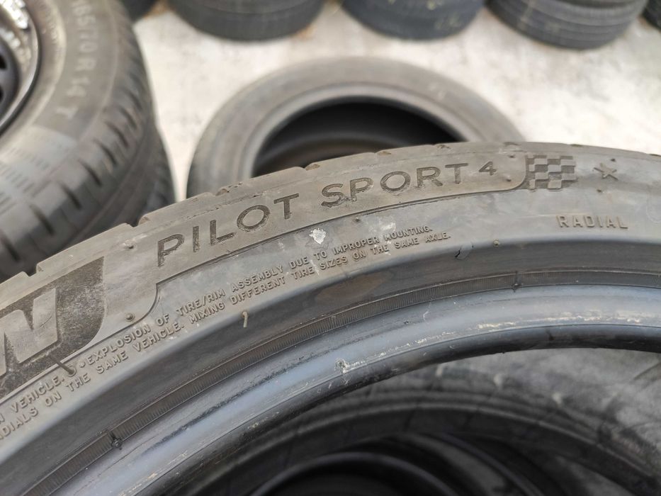 2бр Летни гуми 245 40 19 - Michelin