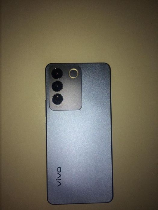 Телефон Vivo v27e