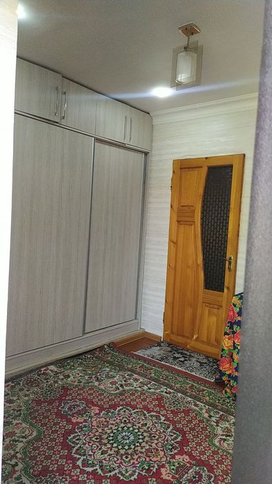 Uy sotiladi. Yakkasaroy