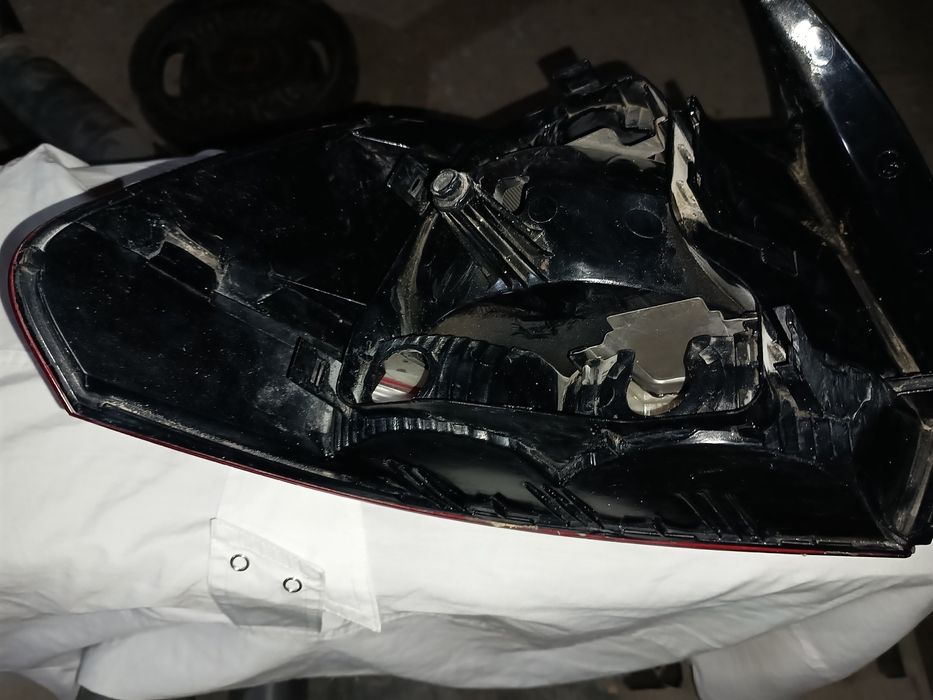 Задний правый фонарь