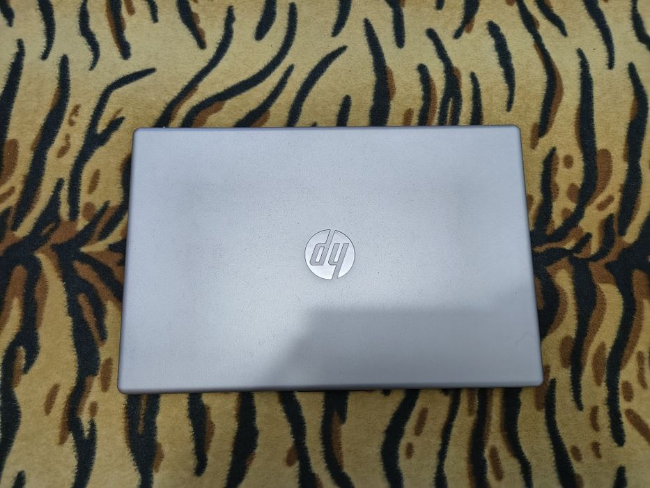 Vând laptop HP AMD ryzen 3