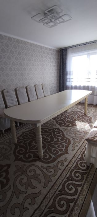 Продам стол гостиной