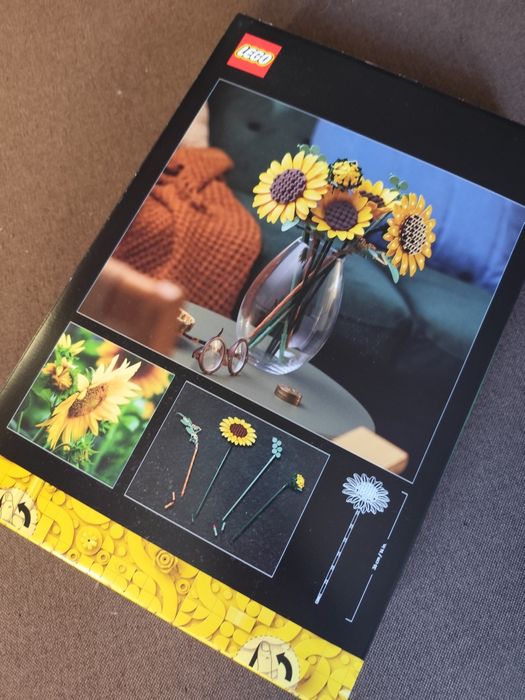 НОВО неотваряно LEGO Botanical Sunflower Bouquet 18+
