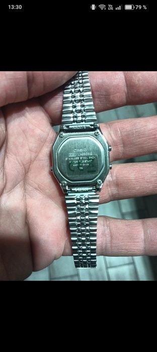 Vând două ceasuri casio