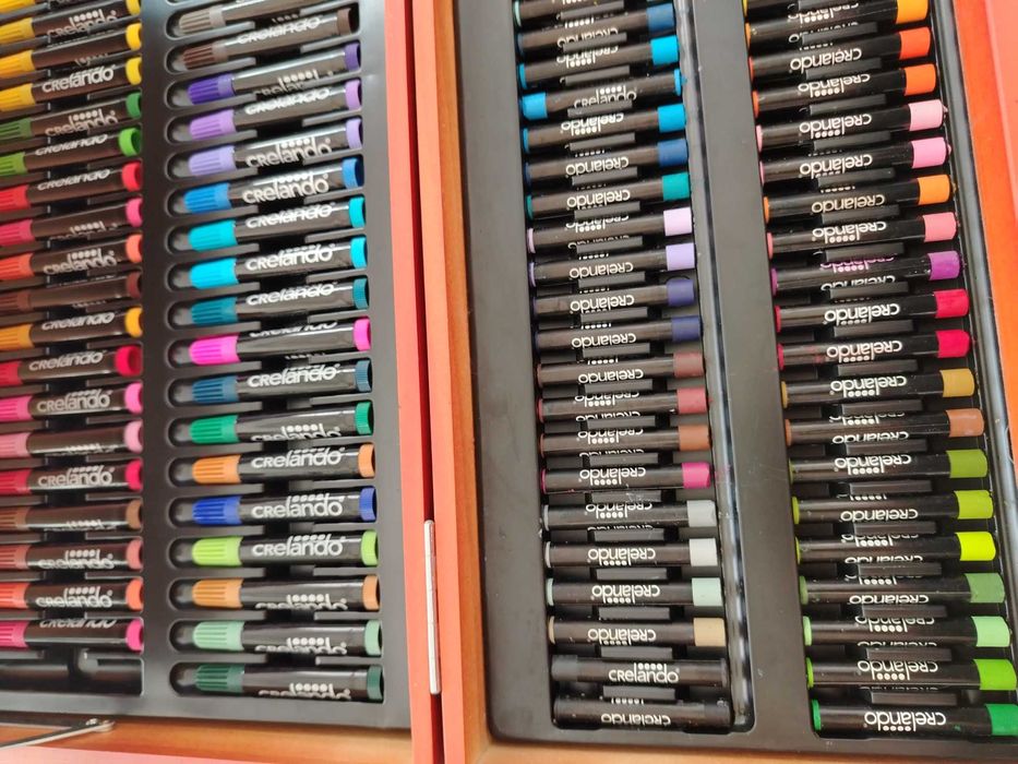 Куфар на 2нива с фулмастери бои пастели