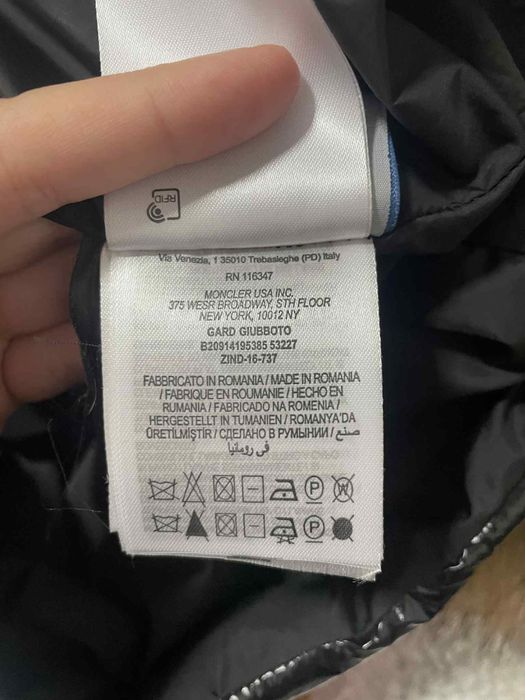 Vand geaca Moncler 1,68 se potriveste 70 kg