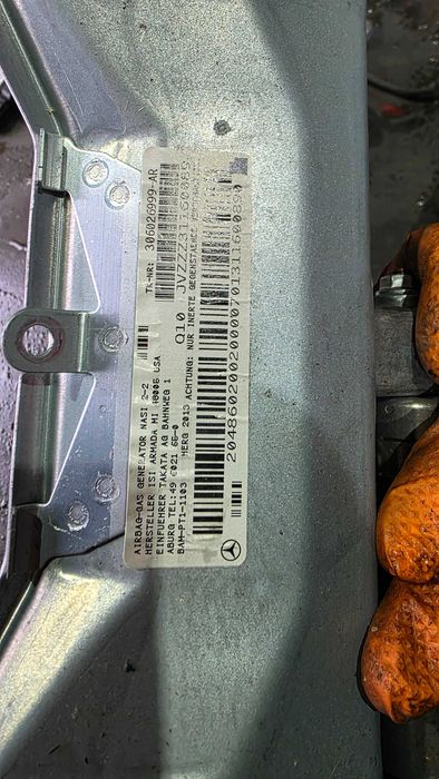 airbag genunchi Mercedes A2048602002 C Class W204 facelift C220 C250