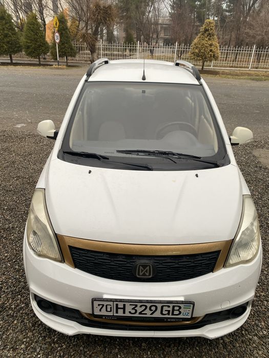 E100 elektromobil sotiladi