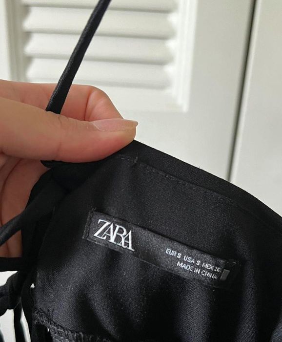 Rochie neagra zara marimea s