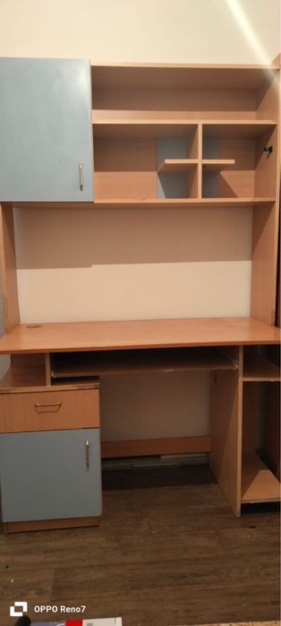 письменный стол со шкафчиками