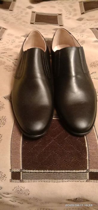 Продам че́рные кожаные туфли