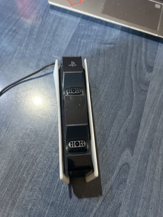 Stație de încarcare Sony DualSense pentru PS5