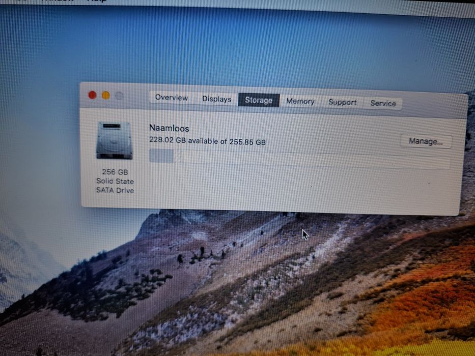 MacBook Pro 13" 2010 SSD 256GB + зарядно + мишка (работещ)