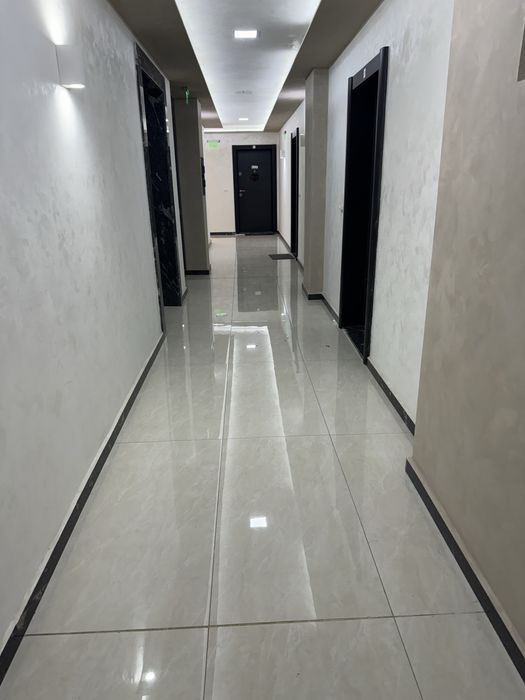 Продава се Тристаен апартамент в Перник, Изток - 97 кв.м за 1908 €/кв.м - Снимка #1