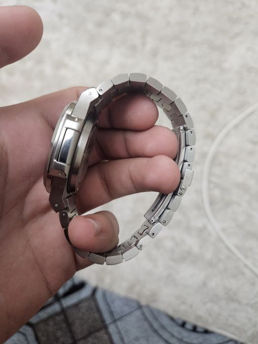 Продавам часовник