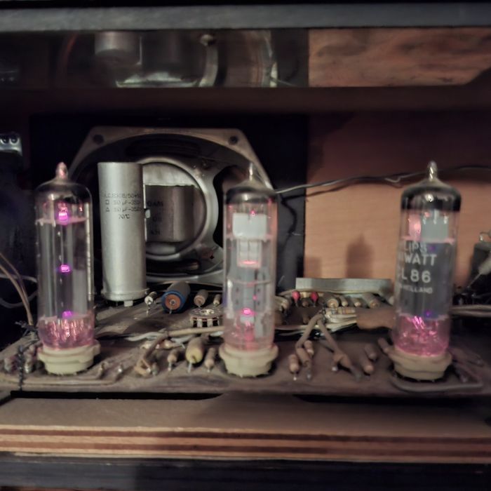 Amplificator pe lămpi Philips