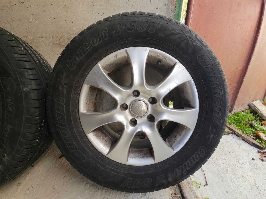 Джанти 5x114.3 16 с гуми 215 70 16 Дачия дъстър